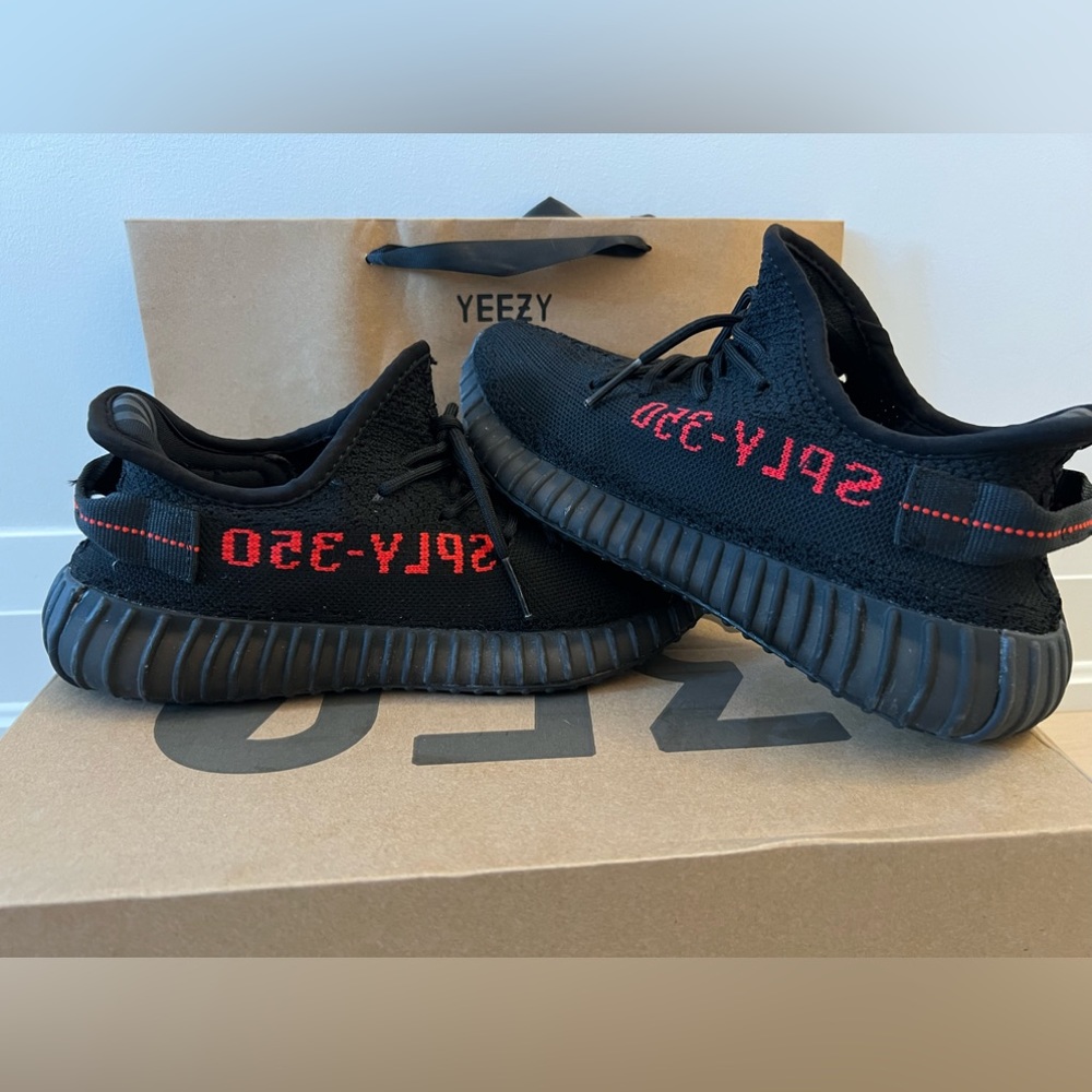 Yeezy boost 350 V2, black/red